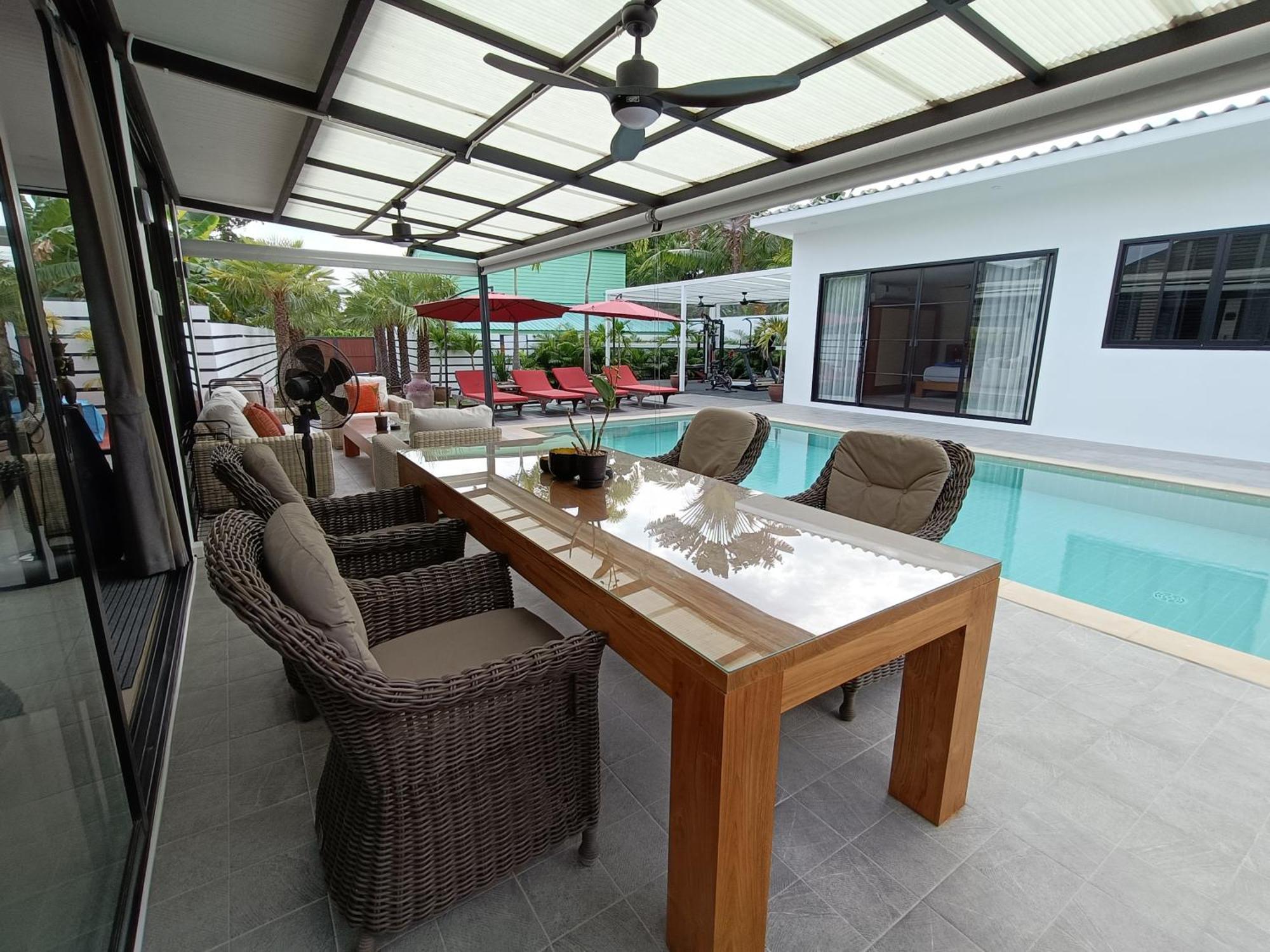 Beautiful Private 3 Bedroom With Pool And Gym Villa