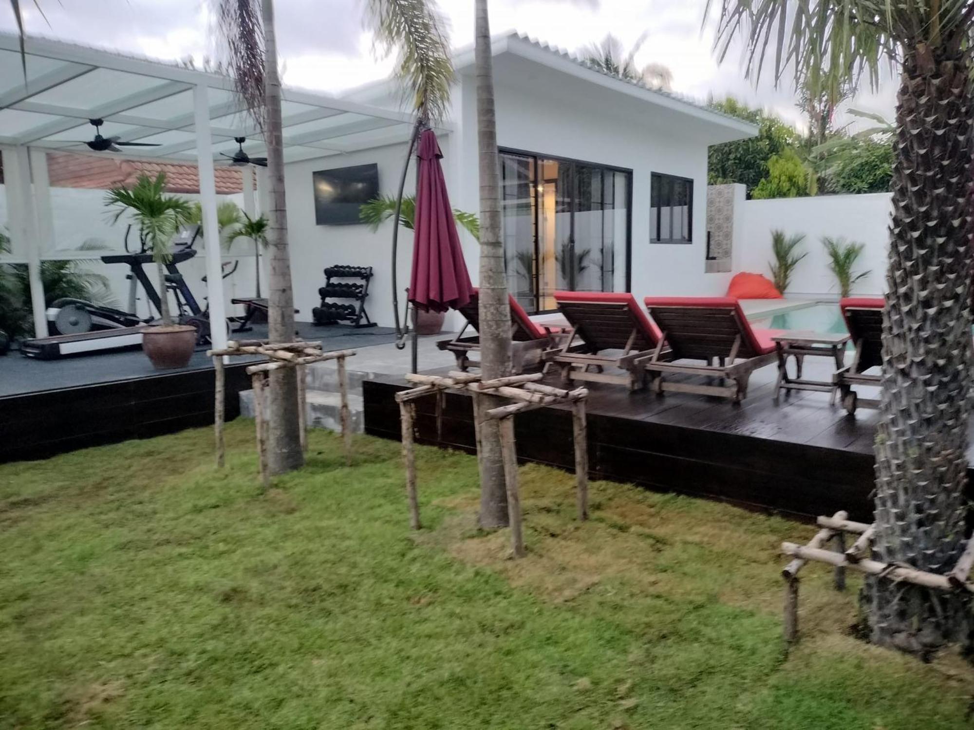Beautiful Private 3 Bedroom With Pool And Gym Villa *