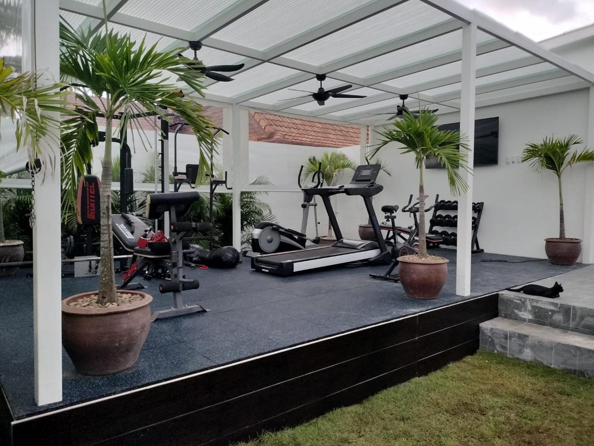 Beautiful Private 3 Bedroom With Pool And Gym Villa